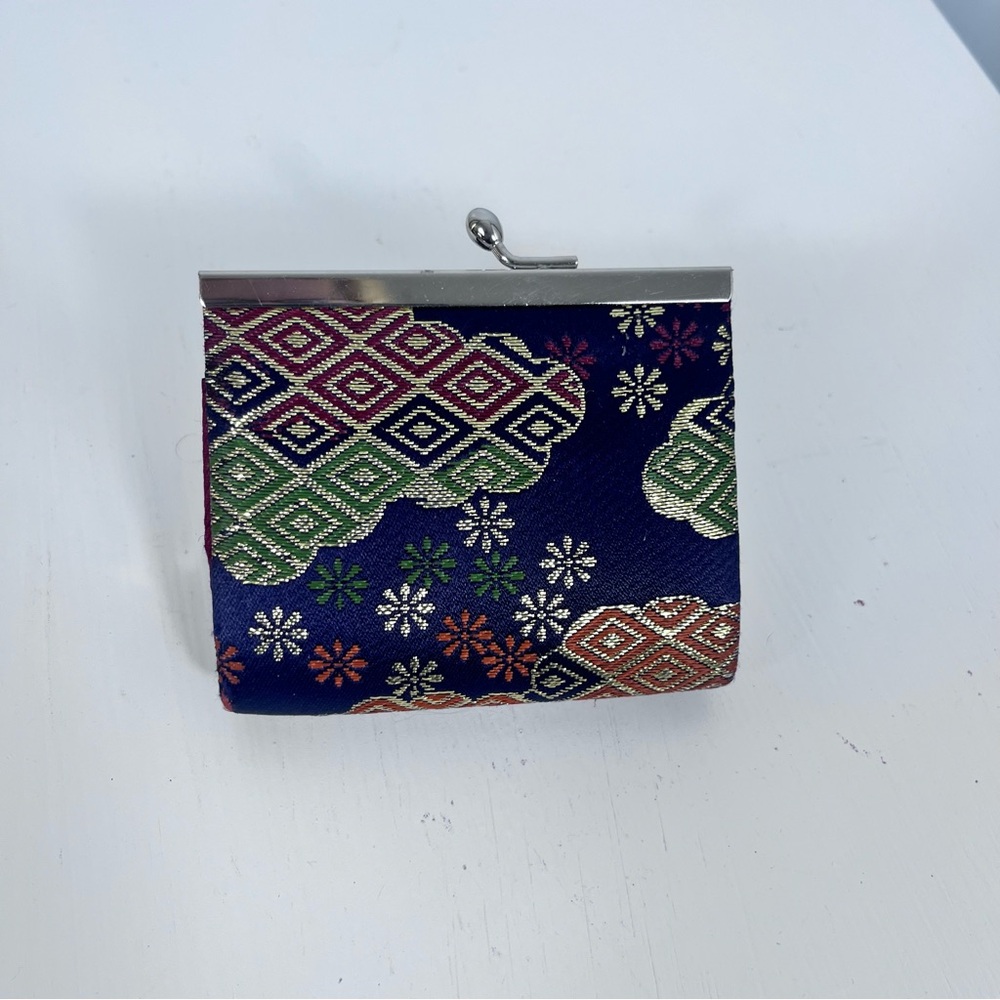 Small Coin Purse With Asian Motif  EXC